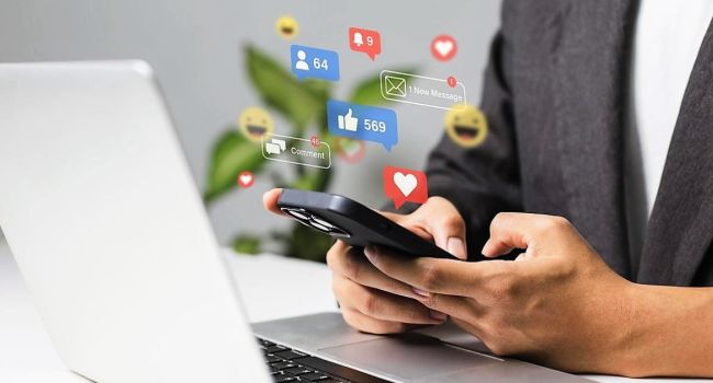 Facebook vs Instagram